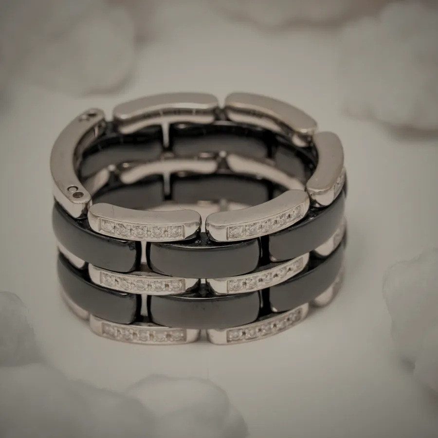 Chanel Ultra Ring aus Weißgold mit schwarzer Keramik und Diamanten