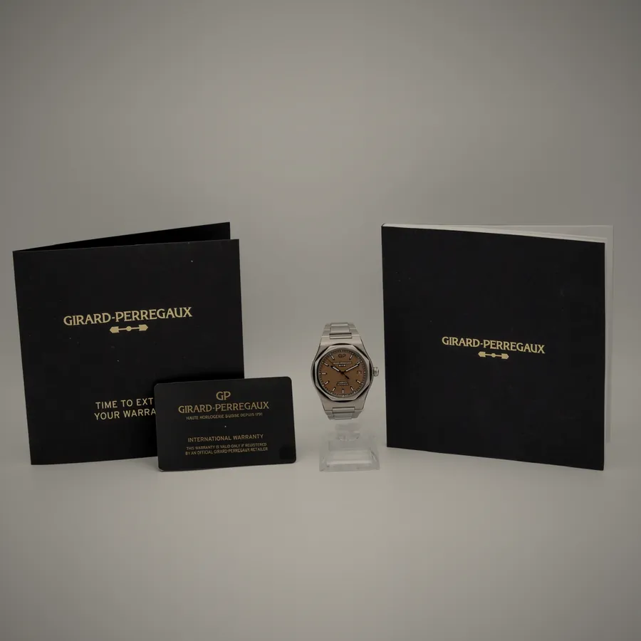 Girard-Perregaux Laureato mit kupferfarbenem Zifferblatt, Full Set mit Garantiekarte und Booklets
