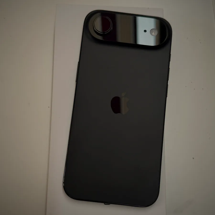Apple iPhone Air in Schwarz mit Originalverpackung